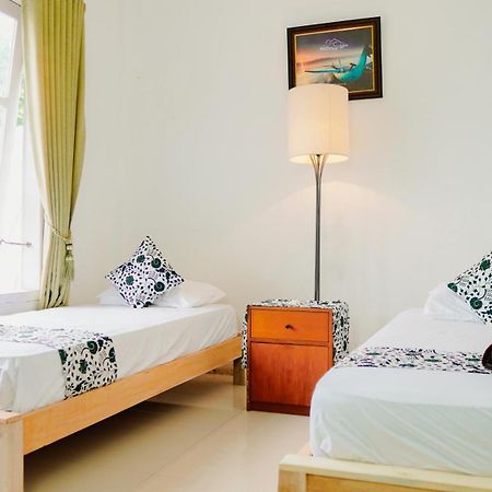 Dormitory Tourism Sritanjung Banyuwangi By Gajahsora Management Esterno foto