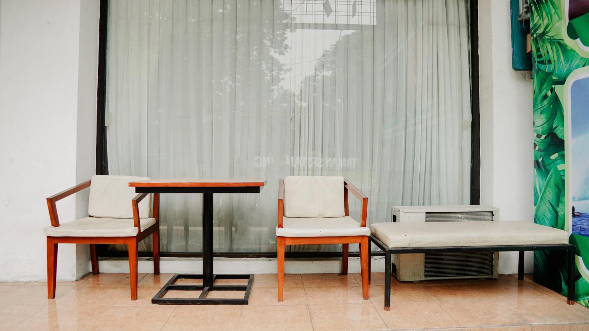 Dormitory Tourism Sritanjung Banyuwangi By Gajahsora Management Esterno foto
