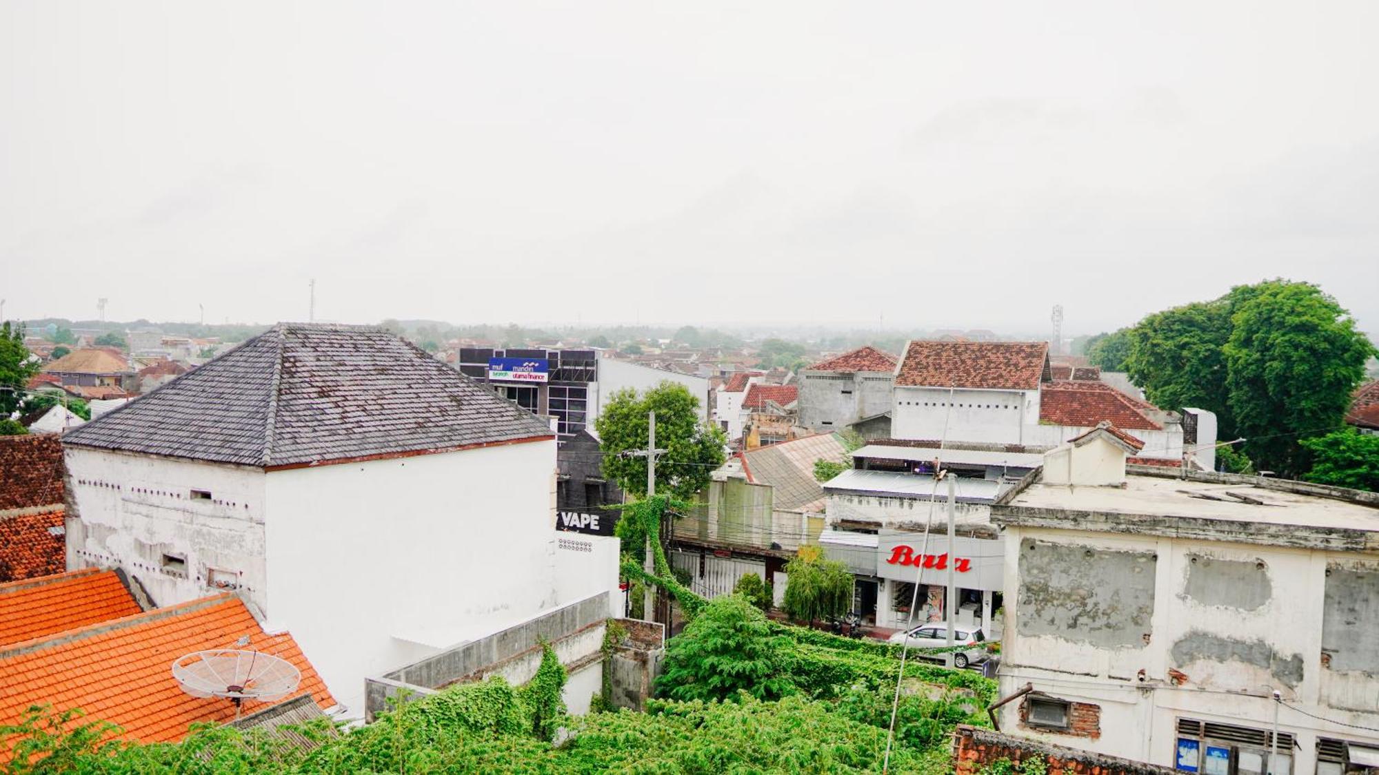 Dormitory Tourism Sritanjung Banyuwangi By Gajahsora Management Esterno foto