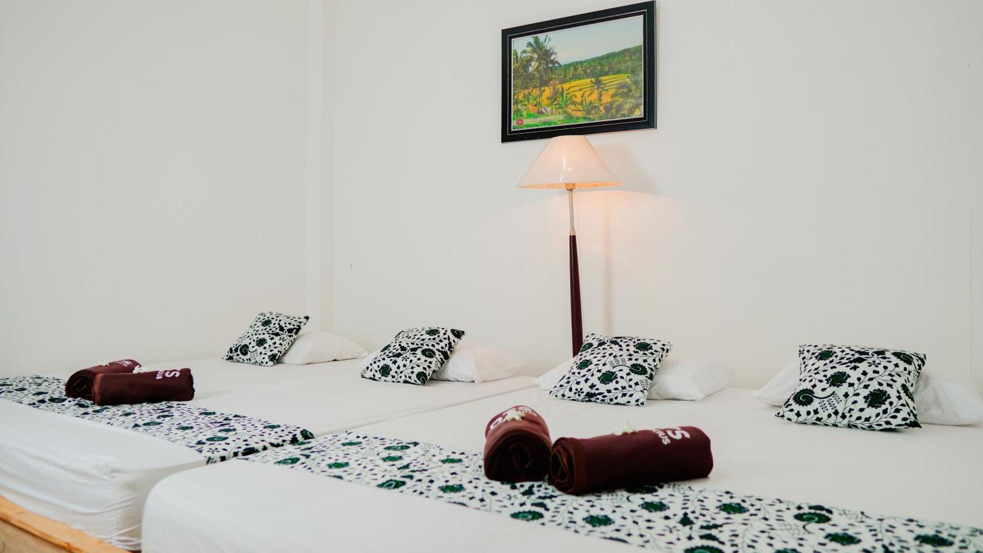 Dormitory Tourism Sritanjung Banyuwangi By Gajahsora Management Esterno foto