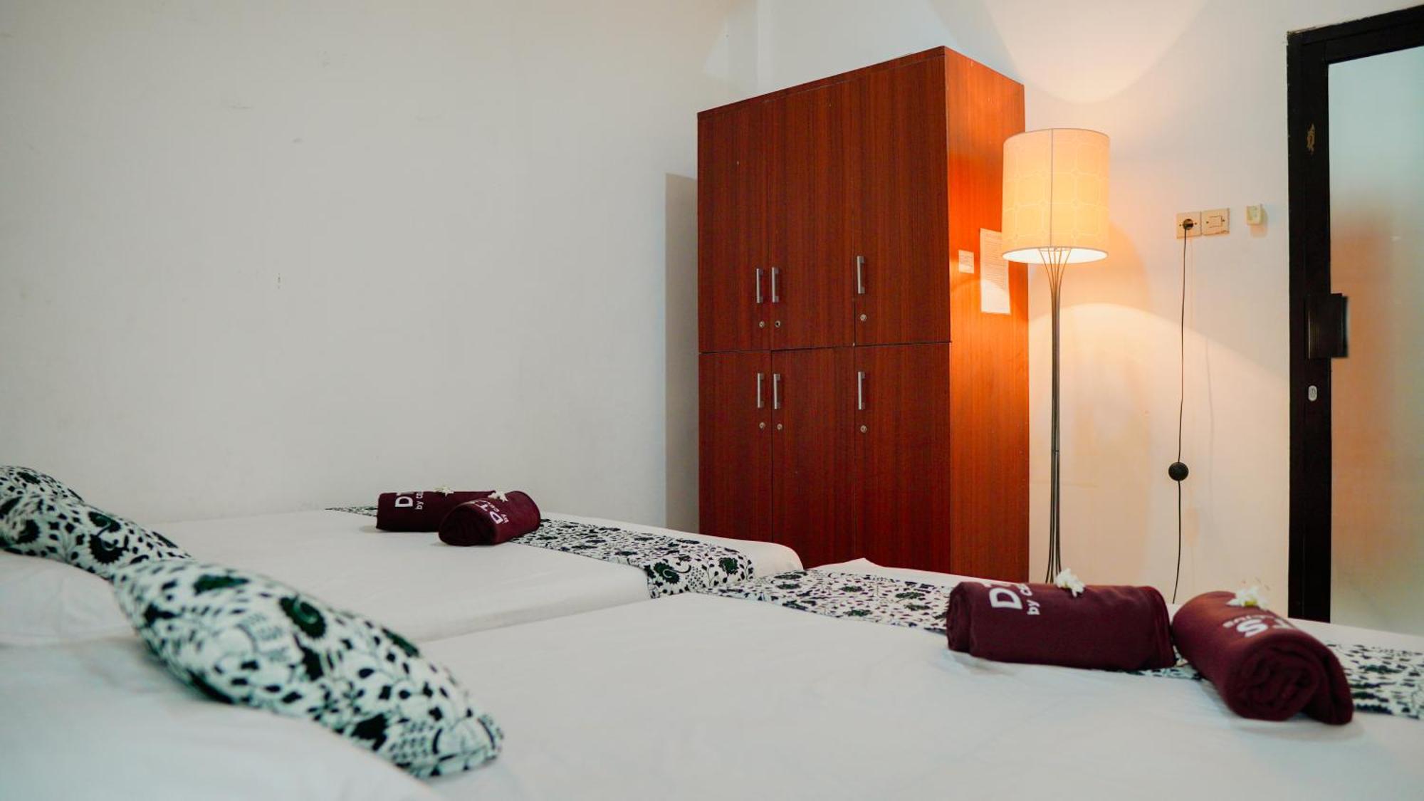 Dormitory Tourism Sritanjung Banyuwangi By Gajahsora Management Esterno foto