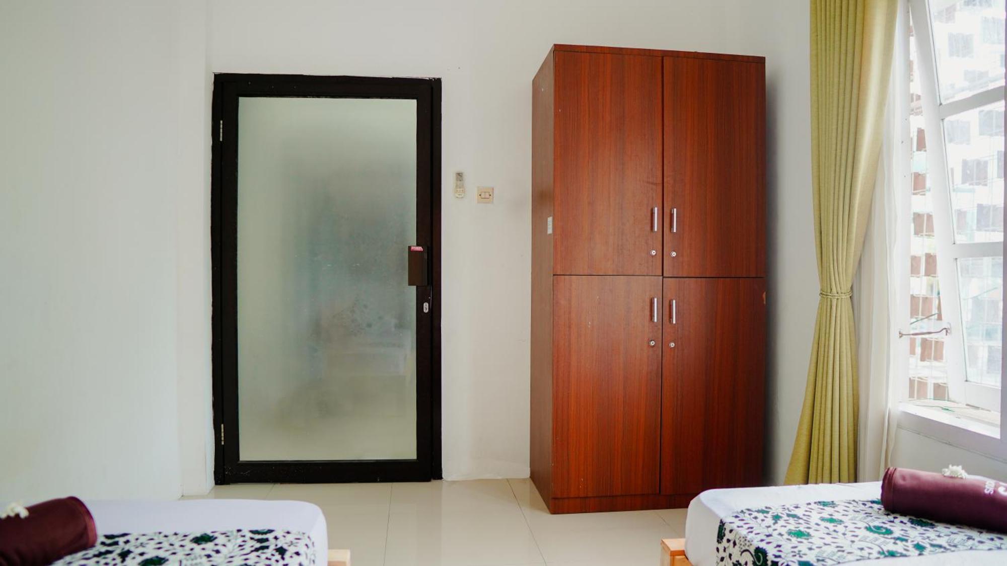 Dormitory Tourism Sritanjung Banyuwangi By Gajahsora Management Esterno foto