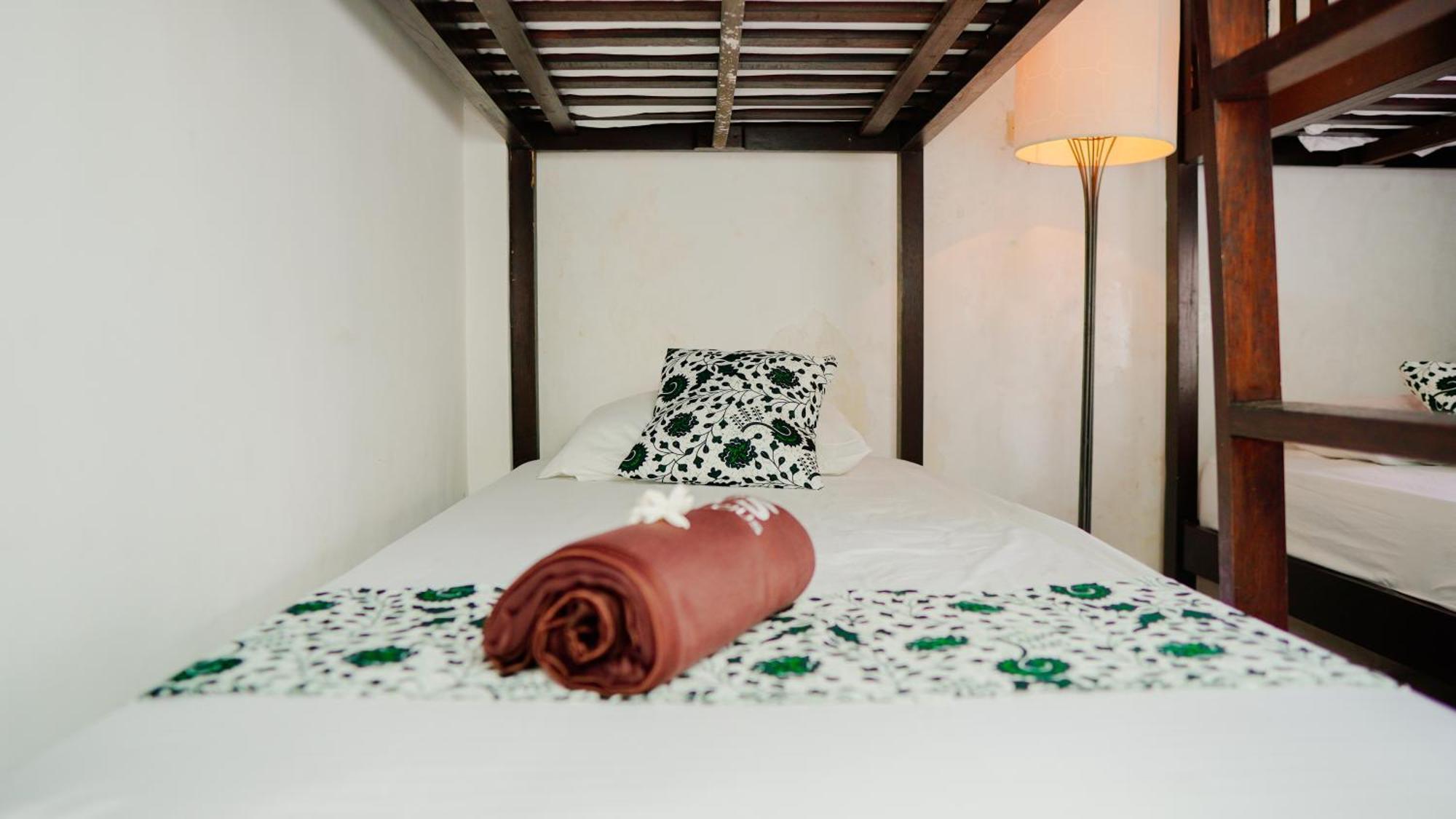 Dormitory Tourism Sritanjung Banyuwangi By Gajahsora Management Esterno foto