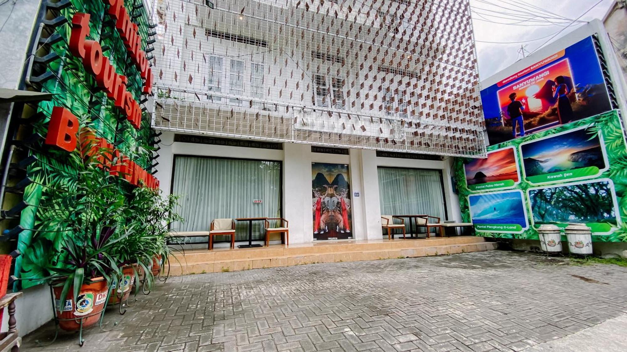 Dormitory Tourism Sritanjung Banyuwangi By Gajahsora Management Esterno foto