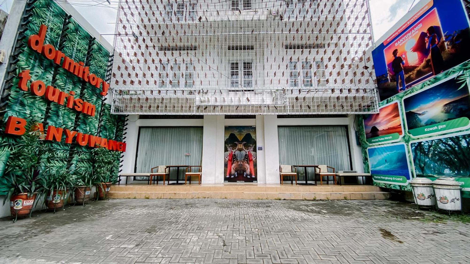 Dormitory Tourism Sritanjung Banyuwangi By Gajahsora Management Esterno foto
